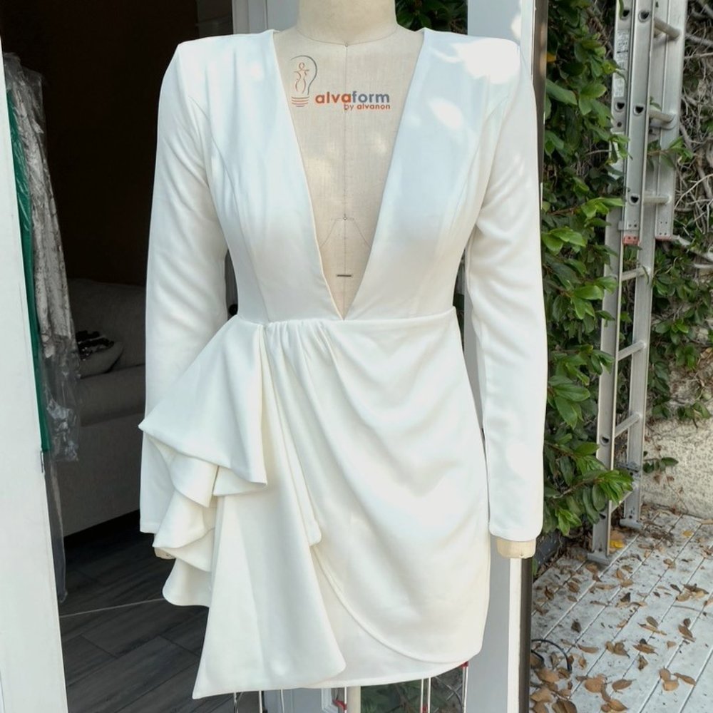 BEBE PLUNGING V NECK DRESS